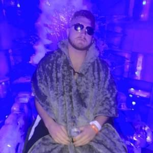 Meet your Posher, Cody